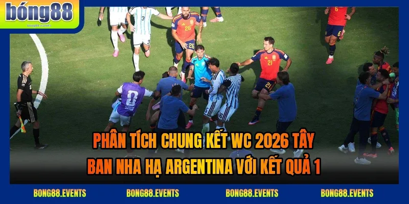 Người hâm mộ xem kèo và theo dõi trận chung kết trên điện thoại